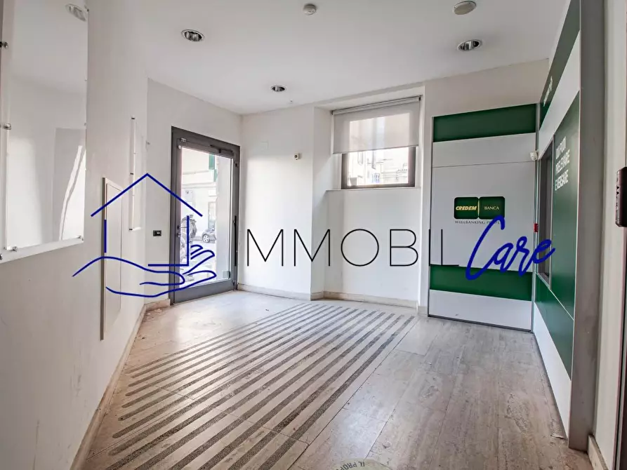 Immagine 2 di Locale commerciale in affitto  a Livorno