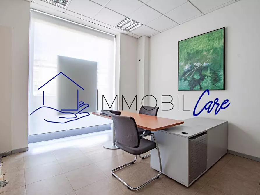 Immagine 14 di Locale commerciale in affitto  a Livorno