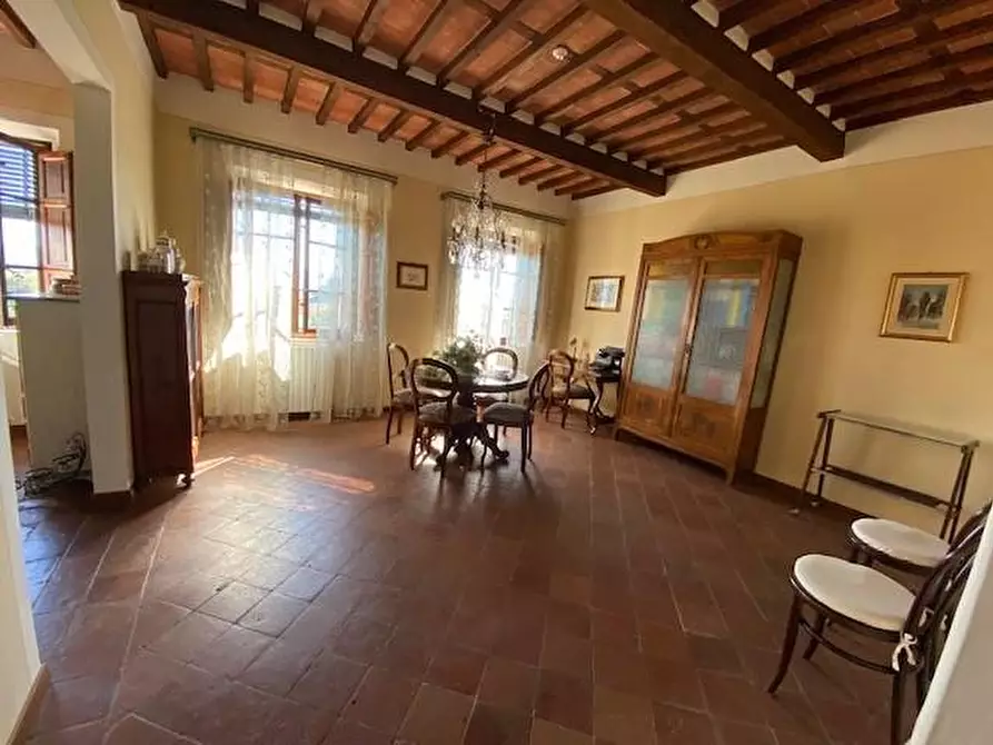 Immagine 1 di Villa in vendita  a Capannori