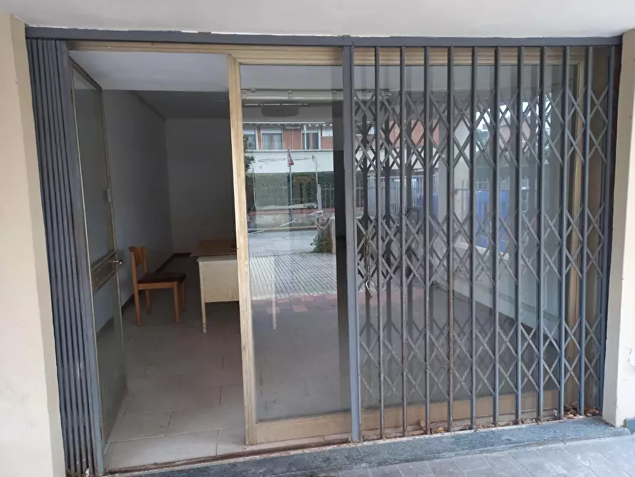 Immagine 5 di Negozio in affitto  a Pisa