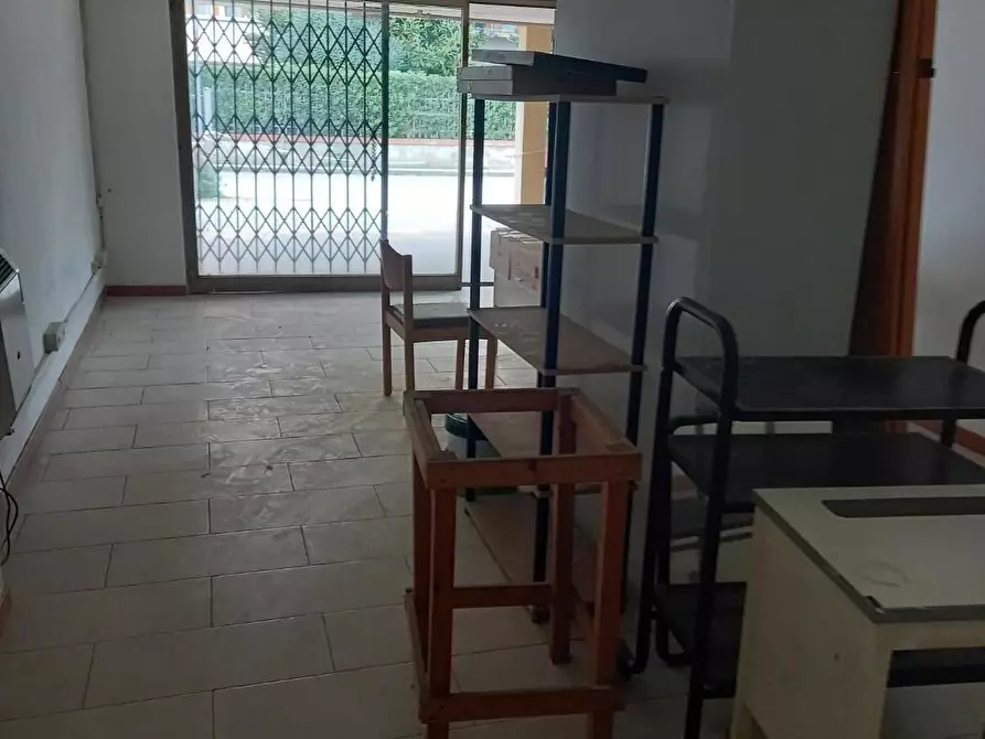Immagine 2 di Negozio in affitto  a Pisa
