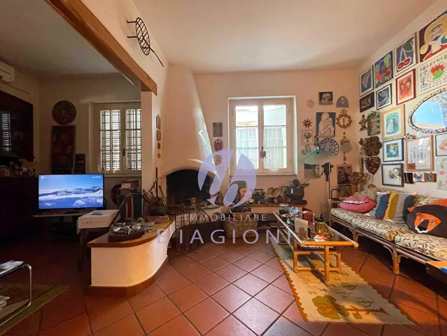 Immagine 14 di Villa in vendita  a Camaiore