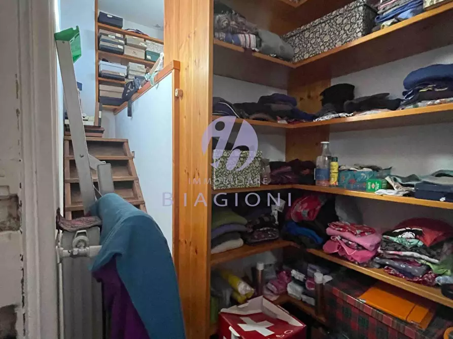 Immagine 23 di Villa in vendita  a Camaiore