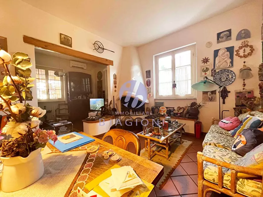 Immagine 15 di Villa in vendita  a Camaiore