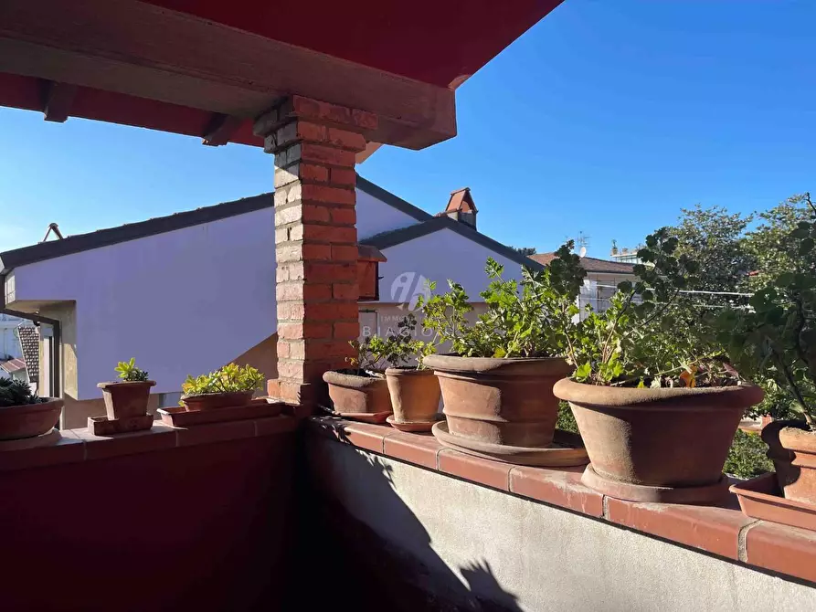 Immagine 34 di Villa in vendita  a Camaiore