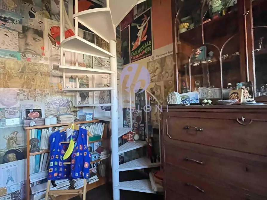 Immagine 26 di Villa in vendita  a Camaiore