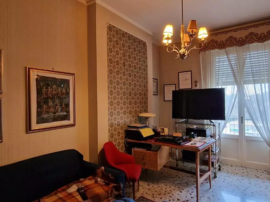 Immagine 14 di Appartamento in vendita  a Siena