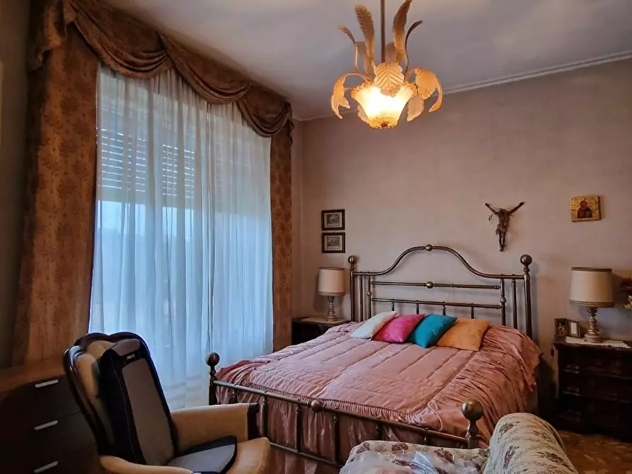 Immagine 10 di Appartamento in vendita  a Siena