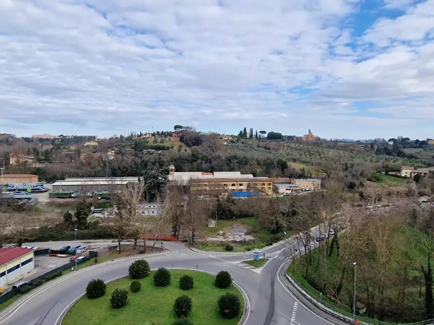Immagine 15 di Appartamento in vendita  a Siena