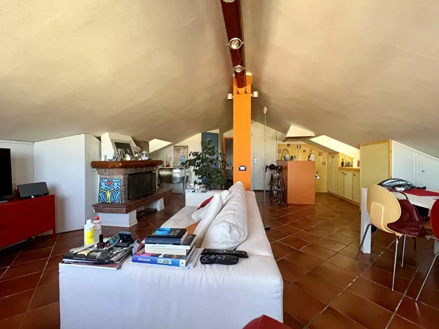 Immagine 4 di Mansarda in vendita  a Viareggio