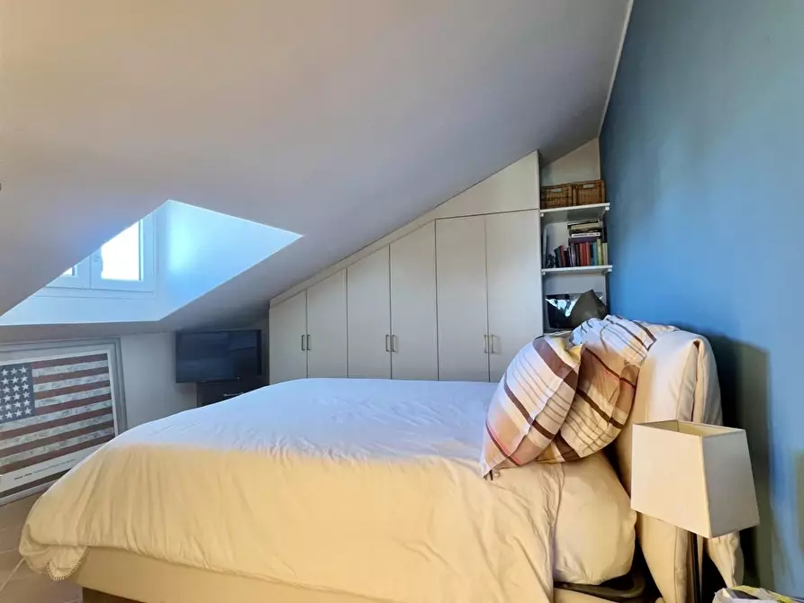 Immagine 7 di Mansarda in vendita  a Viareggio