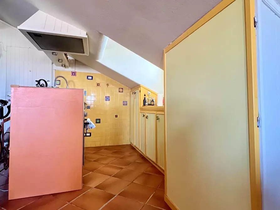 Immagine 3 di Mansarda in vendita  a Viareggio