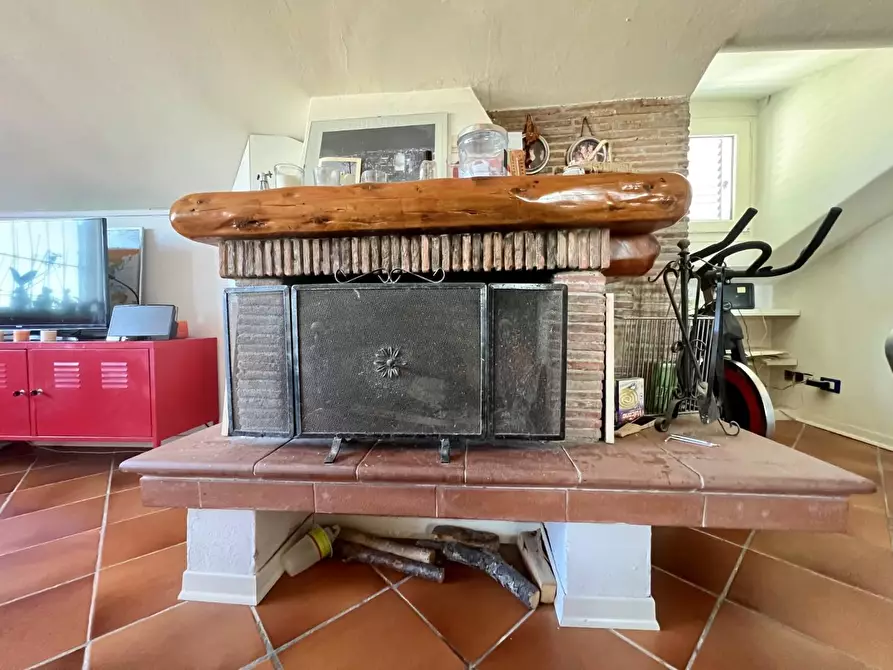 Immagine 2 di Mansarda in vendita  a Viareggio