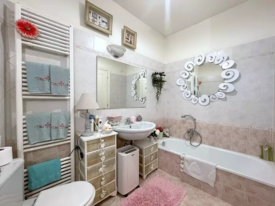 Immagine 21 di Terratetto in vendita  a Camaiore