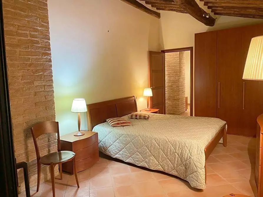 Immagine 7 di Casa colonica in vendita  a Siena