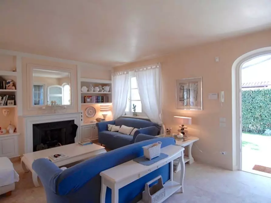 Immagine 4 di Villa in affitto  a Forte Dei Marmi
