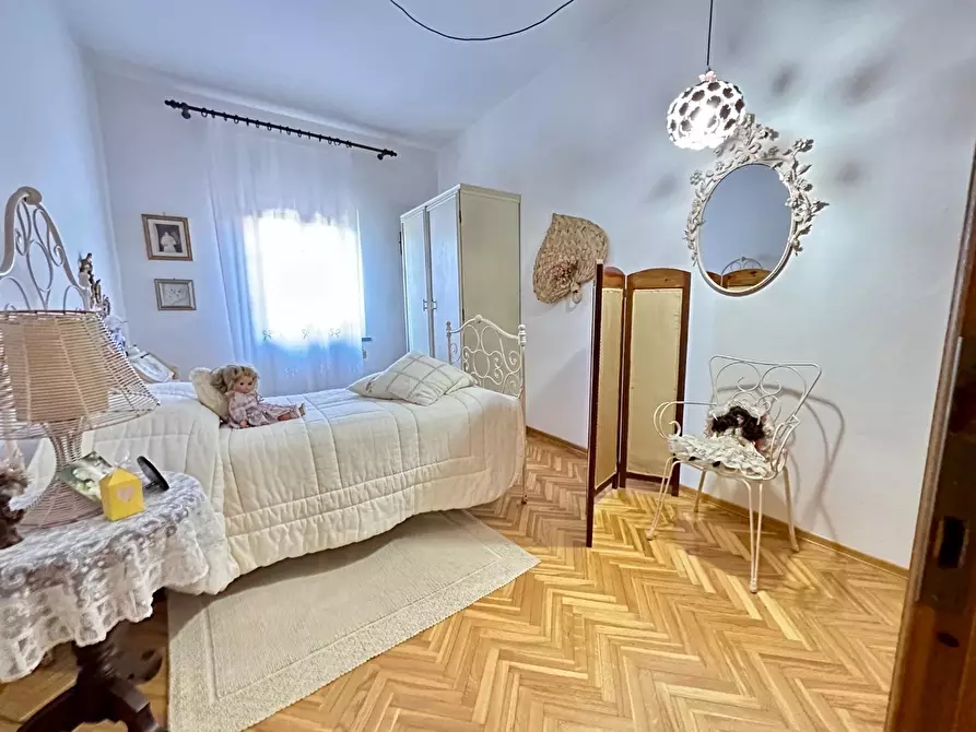 Immagine 19 di Villa in vendita  a Santa Maria A Monte