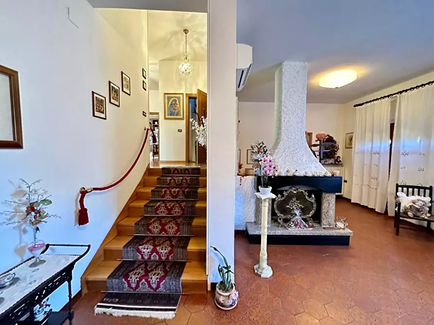 Immagine 10 di Villa in vendita  a Santa Maria A Monte