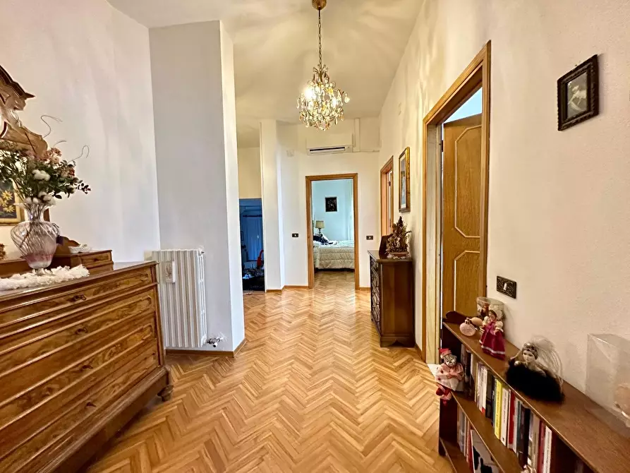 Immagine 12 di Villa in vendita  a Santa Maria A Monte