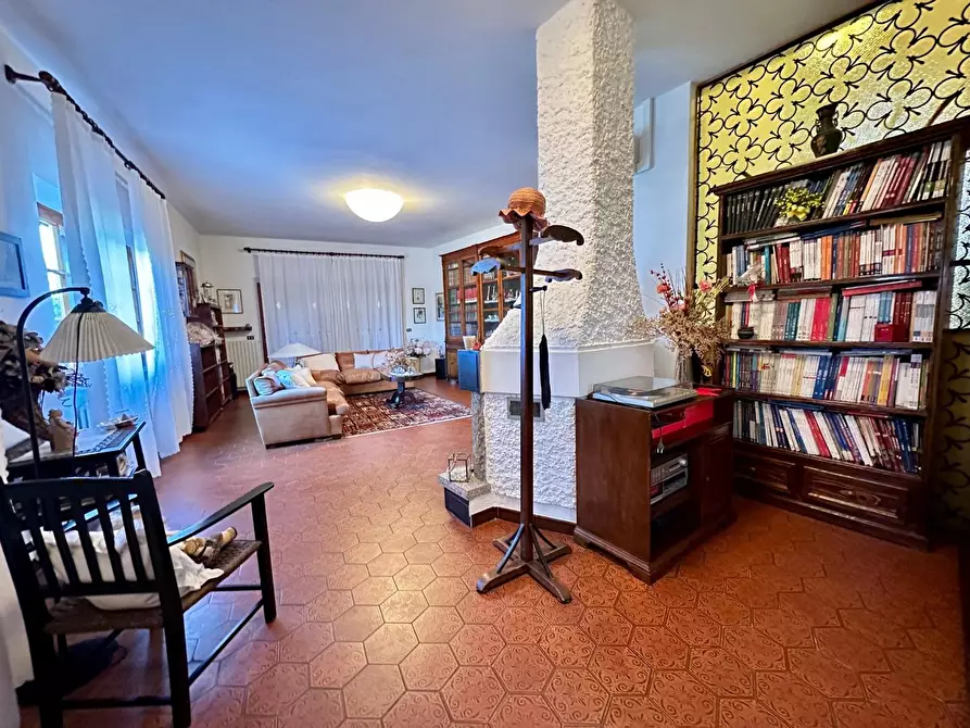 Immagine 9 di Villa in vendita  a Santa Maria A Monte