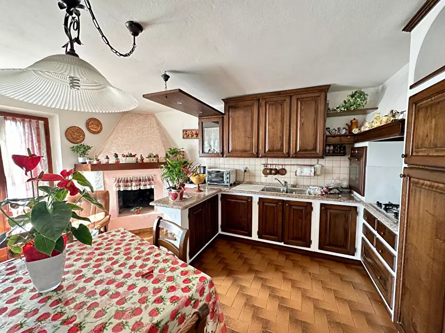 Immagine 23 di Villa in vendita  a Santa Maria A Monte