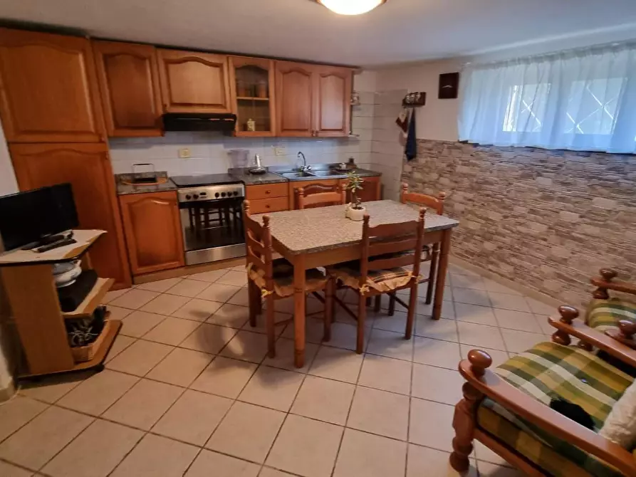 Immagine 11 di Villa in vendita  a Pisa