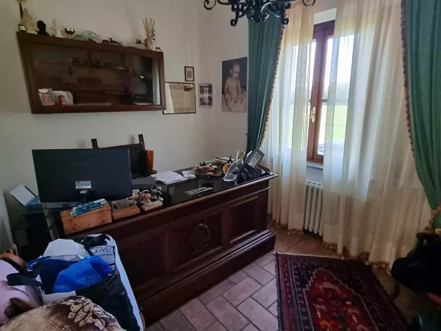 Immagine 4 di Villa in vendita  a Pisa