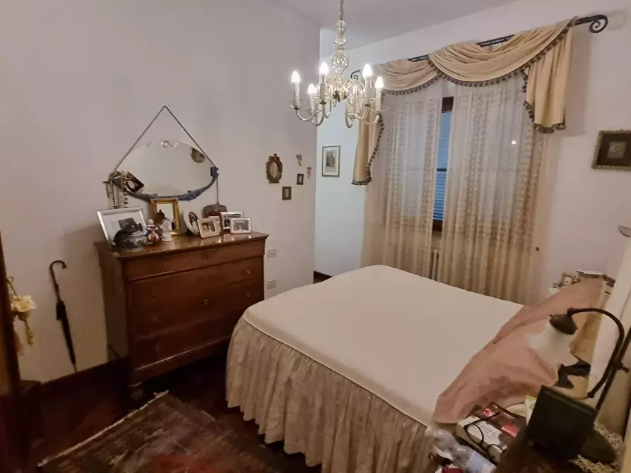Immagine 5 di Villa in vendita  a Pisa