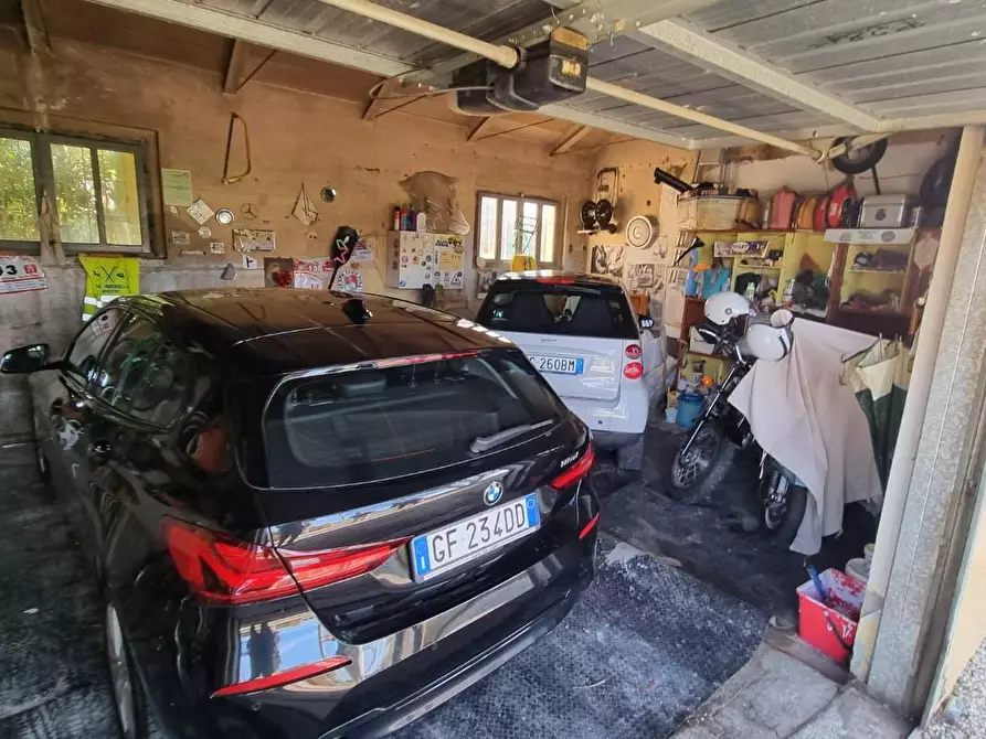 Immagine 27 di Villa in vendita  a Pisa