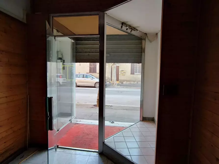 Immagine 11 di Locale commerciale in vendita  a Grosseto