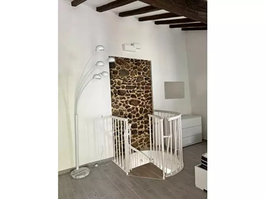 Immagine 7 di Casa semindipendente in vendita  a Massa