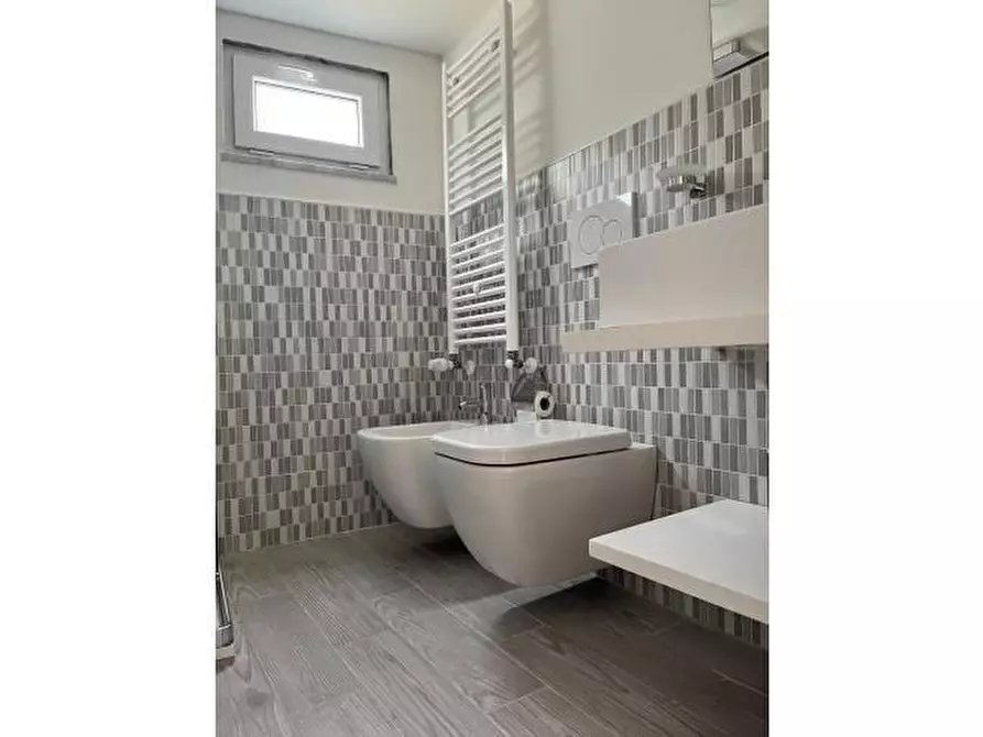 Immagine 6 di Casa semindipendente in vendita  a Massa