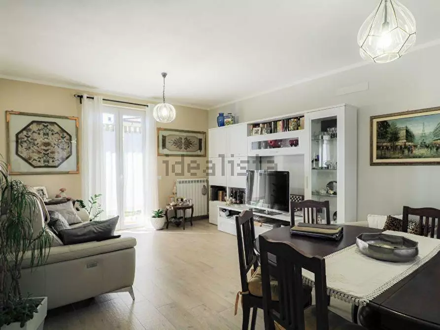 Immagine 3 di Villetta a schiera in vendita  a Massa