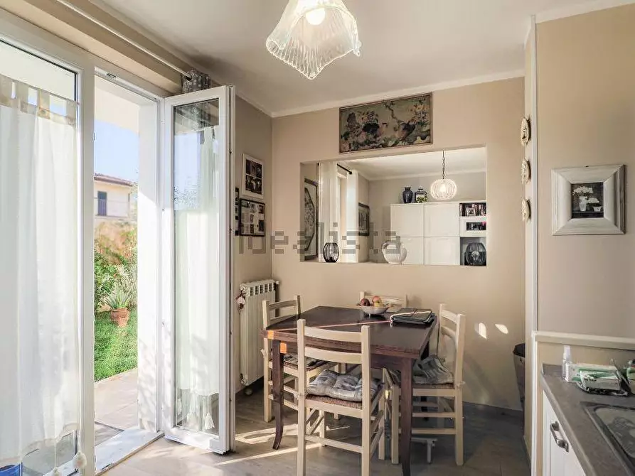 Immagine 6 di Villetta a schiera in vendita  a Massa