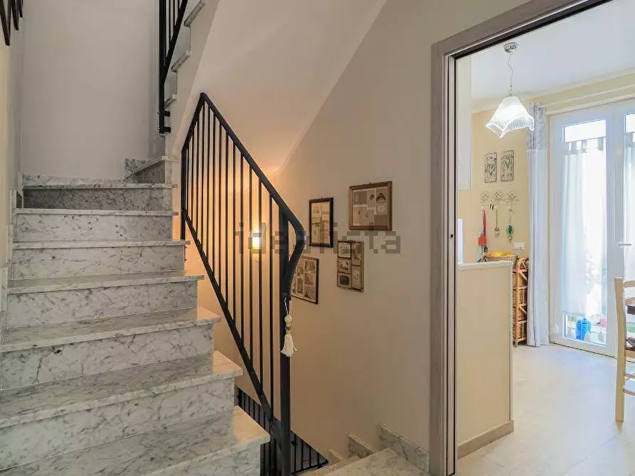 Immagine 8 di Villetta a schiera in vendita  a Massa