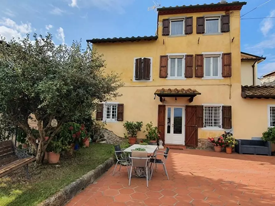Immagine 1 di Casa indipendente in vendita  a Capannori