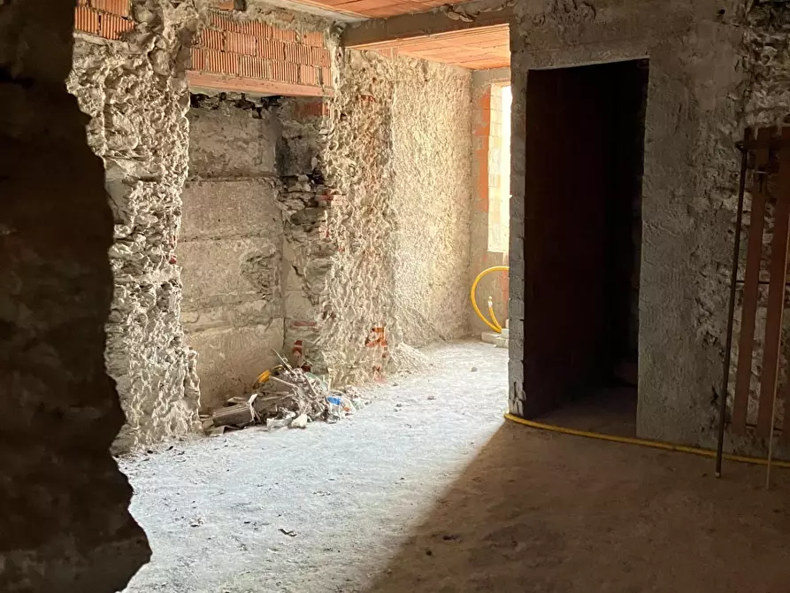 Immagine 2 di Appartamento in vendita  a Massa