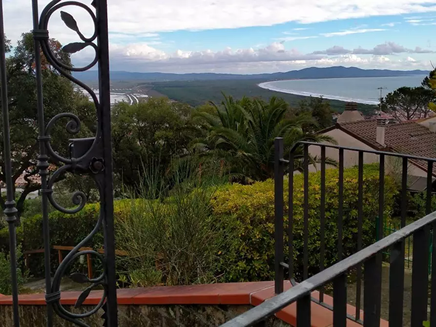 Immagine 5 di Villetta a schiera in vendita  a Castiglione Della Pescaia