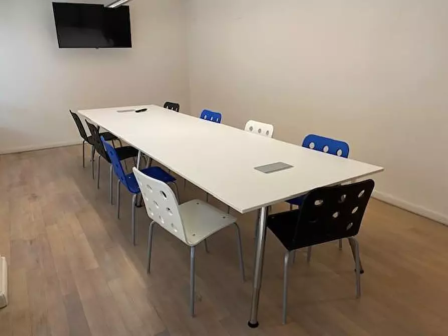 Immagine 2 di Ufficio in vendita  a Pisa