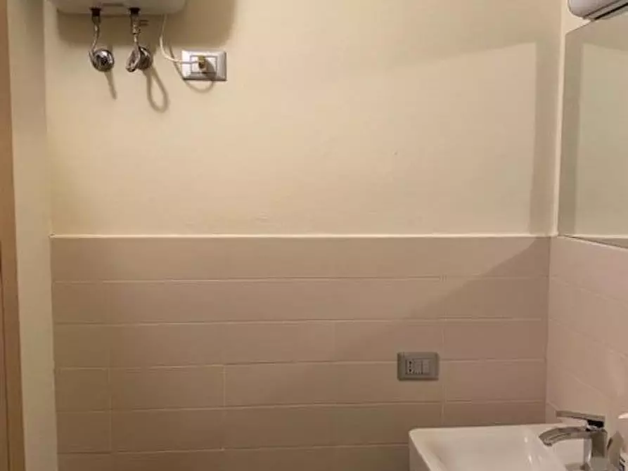 Immagine 7 di Ufficio in vendita  a Pisa