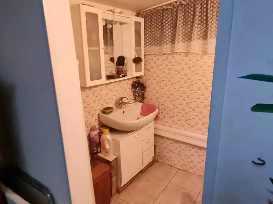 Immagine 23 di Appartamento in vendita  a Sarzana