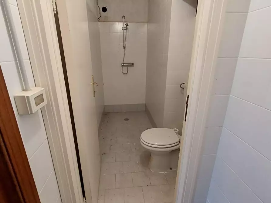 Immagine 2 di Garage in vendita  a Buti