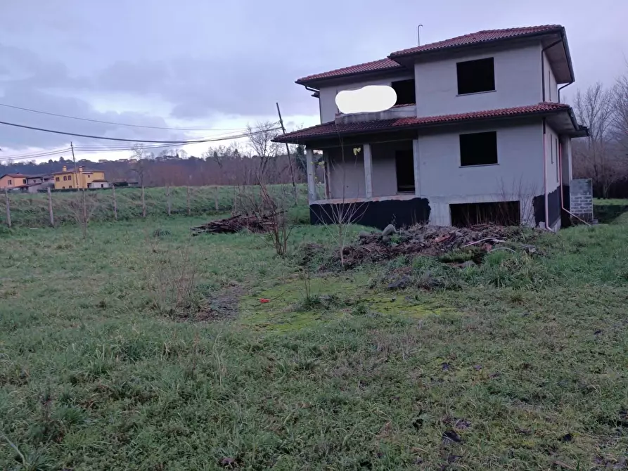 Immagine 1 di Villa in vendita  a Barga