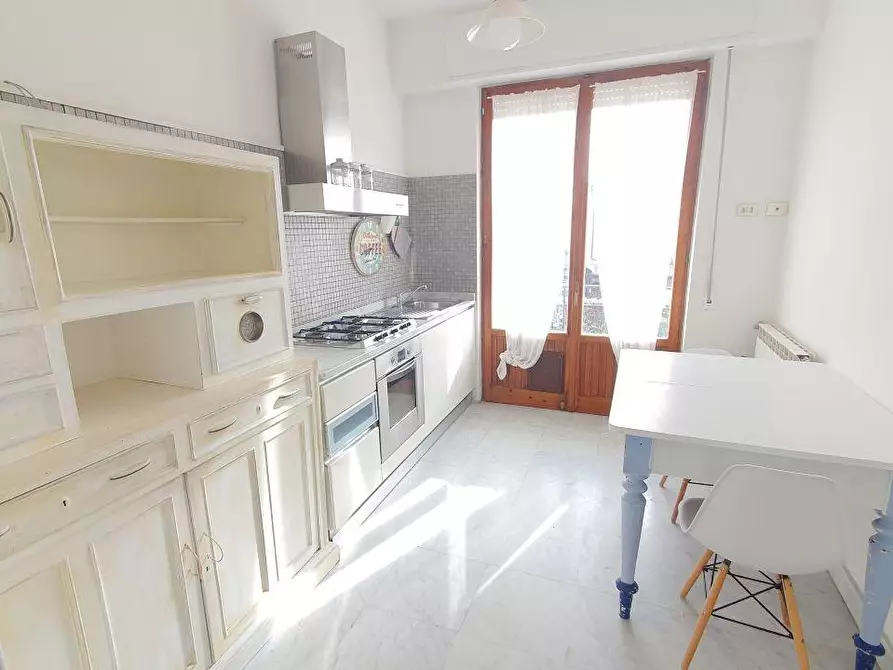 Immagine 7 di Appartamento in vendita  a Massa