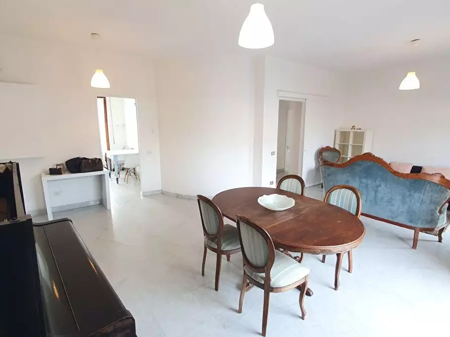 Immagine 6 di Appartamento in vendita  a Massa