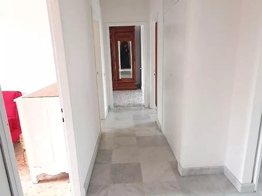 Immagine 18 di Appartamento in vendita  a Massa