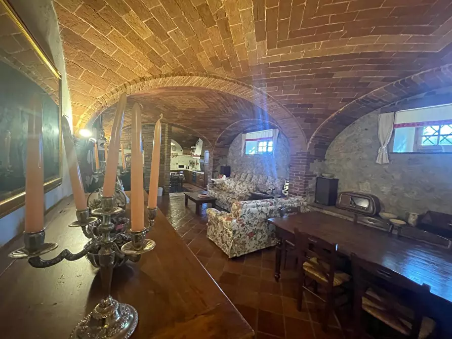 Immagine 1 di Porzione di casa in vendita  a Monteriggioni