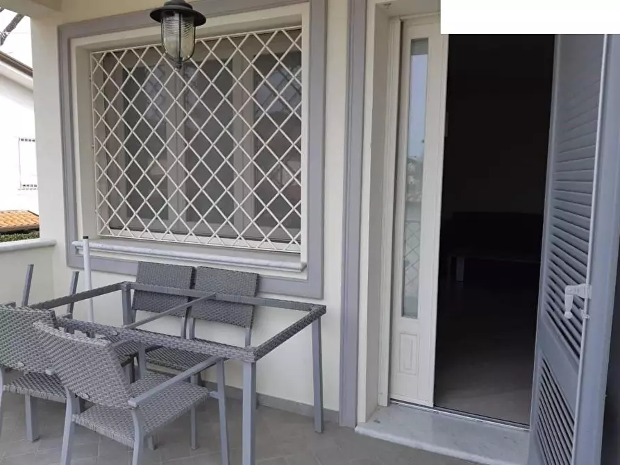 Immagine 7 di Appartamento in affitto  a Forte Dei Marmi