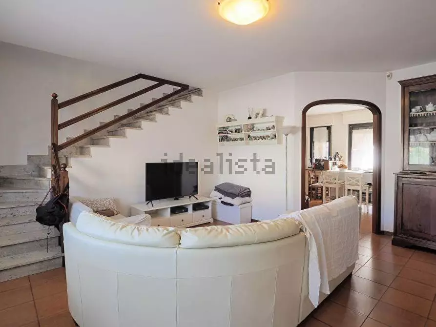 Immagine 5 di Porzione di casa in vendita  a Massa