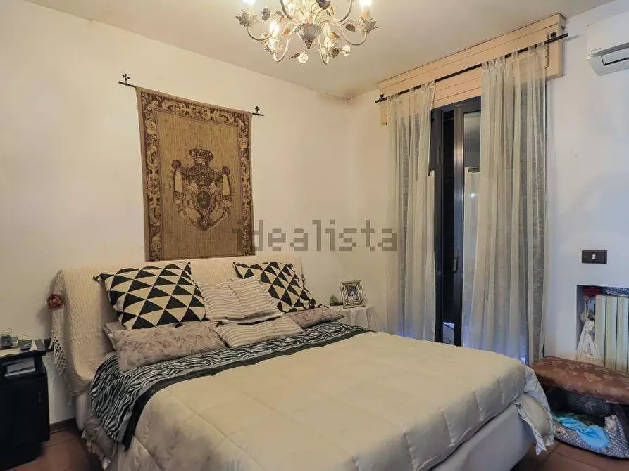 Immagine 16 di Porzione di casa in vendita  a Massa